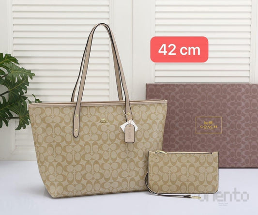 Coach Bag City Tote Bag in Signature Canvas – product view
