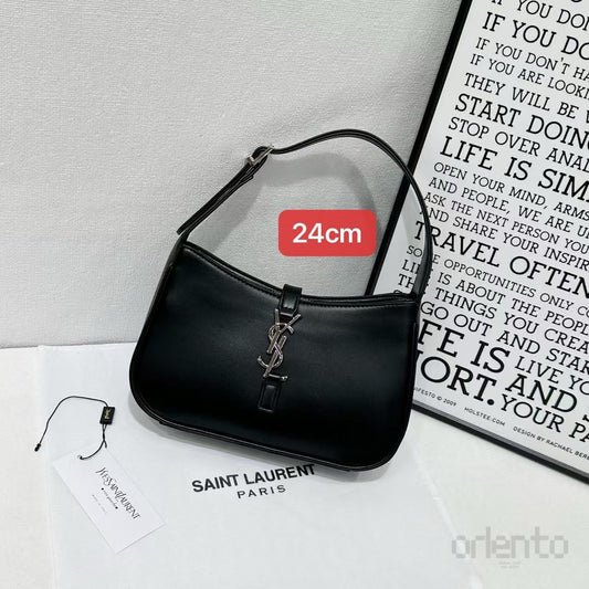 Saint Laurent Bag Le 5 à 7 Hobo – product view