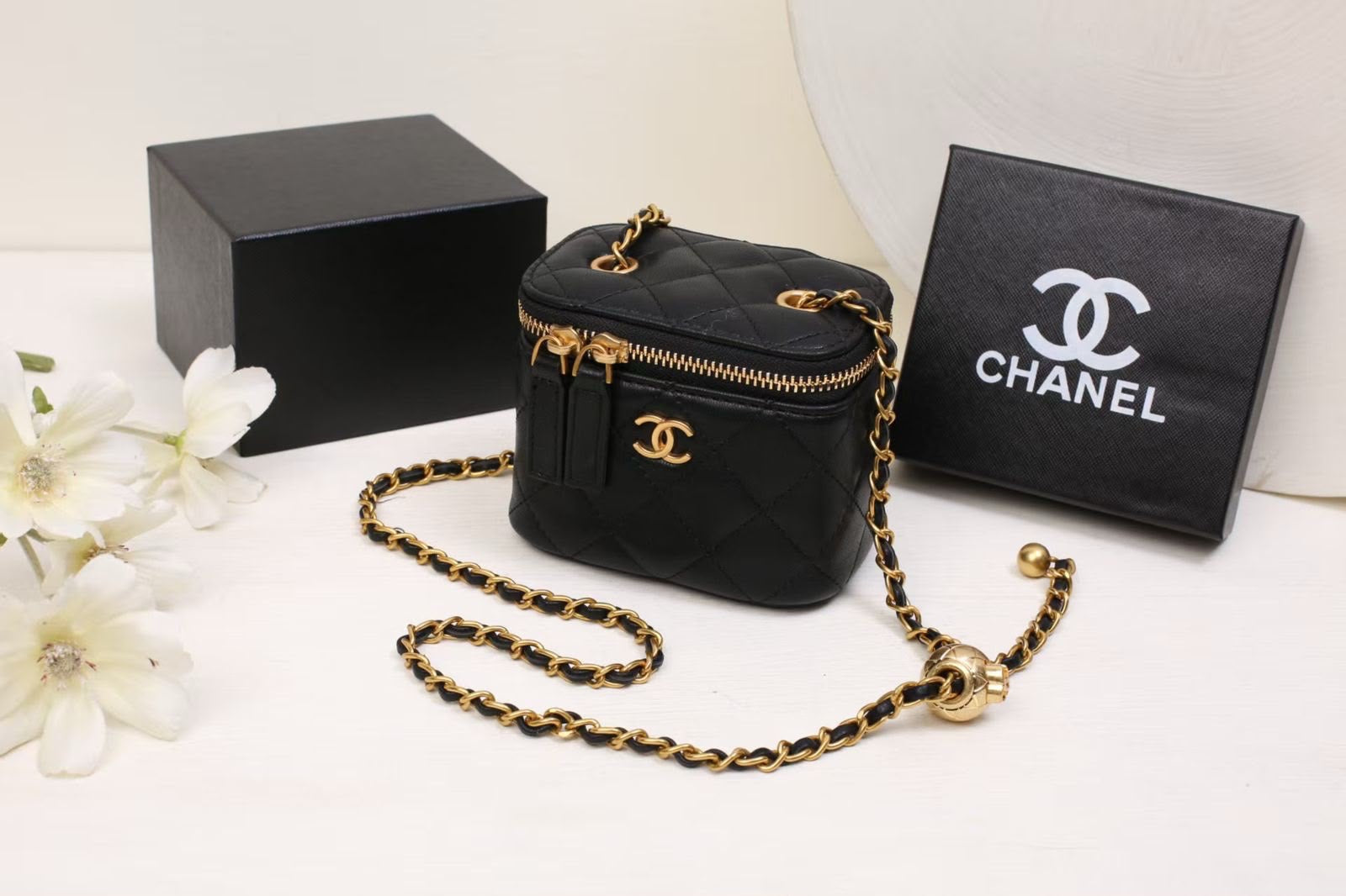 Chanel Bag Top Handle Vanity Case Chain Black – product view