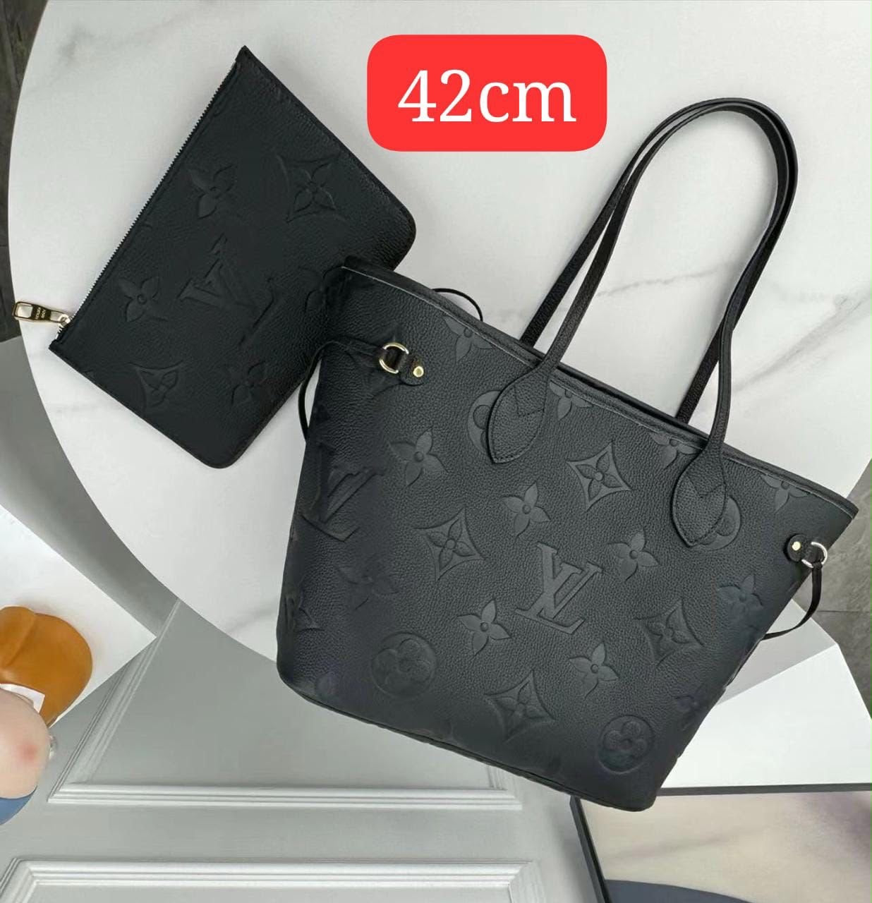 Louis Vuitton Bag Neverfull MM in Monogram Empreinte Leather – product view
