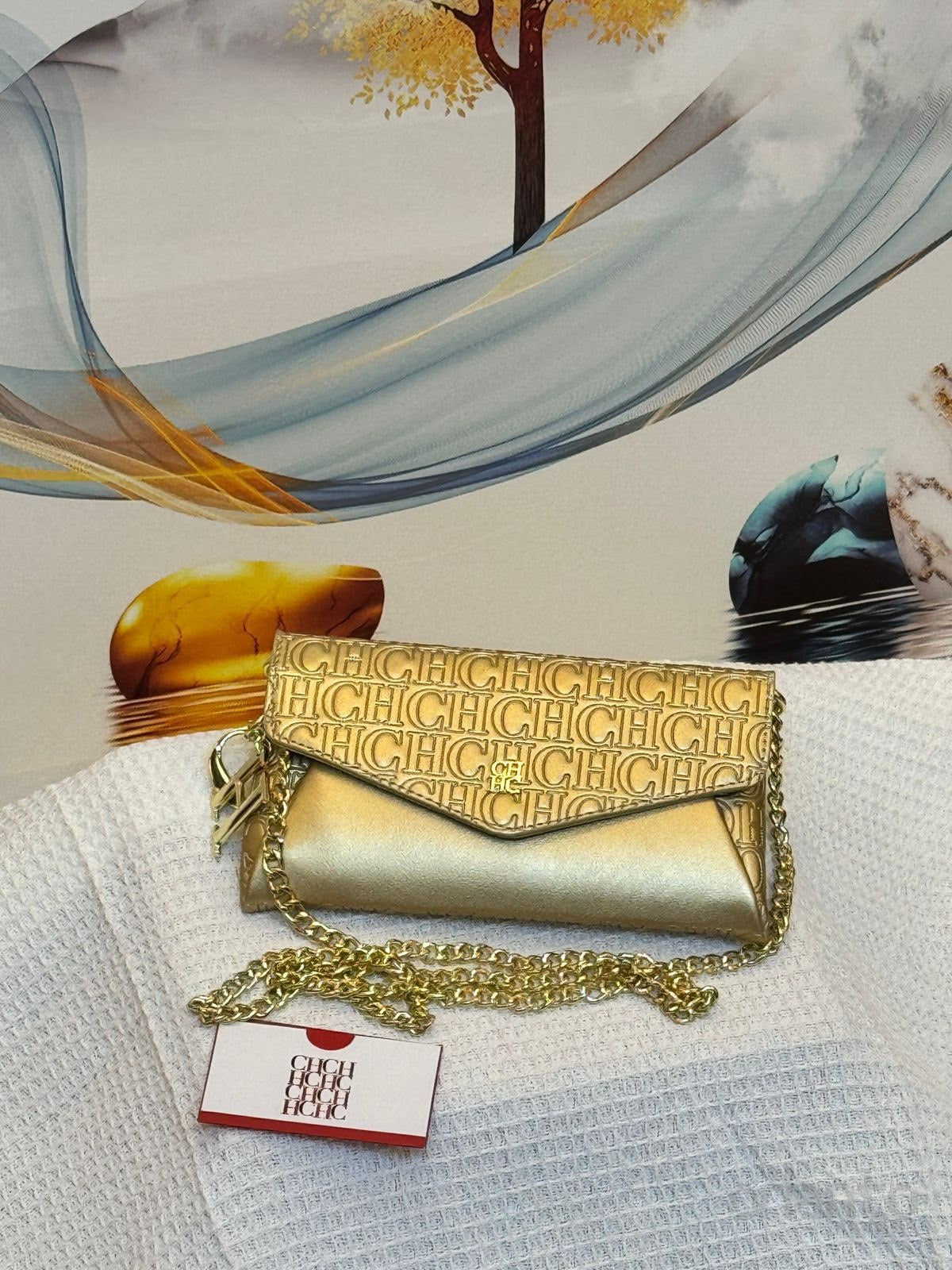 Carolina Herrera Bag Envelope Crossbody Wallet on Chain Shiny – product view