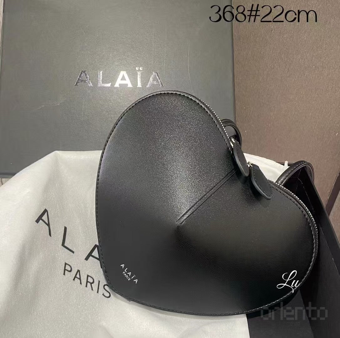 Alaïa Bag Le Cœur Bag Calfskin Grey – product view