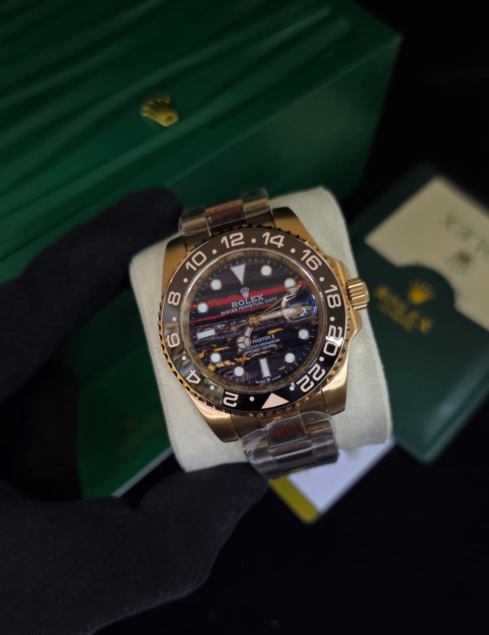 Rolex Watch GMT-Master II Black Dial Gold Bag – product view