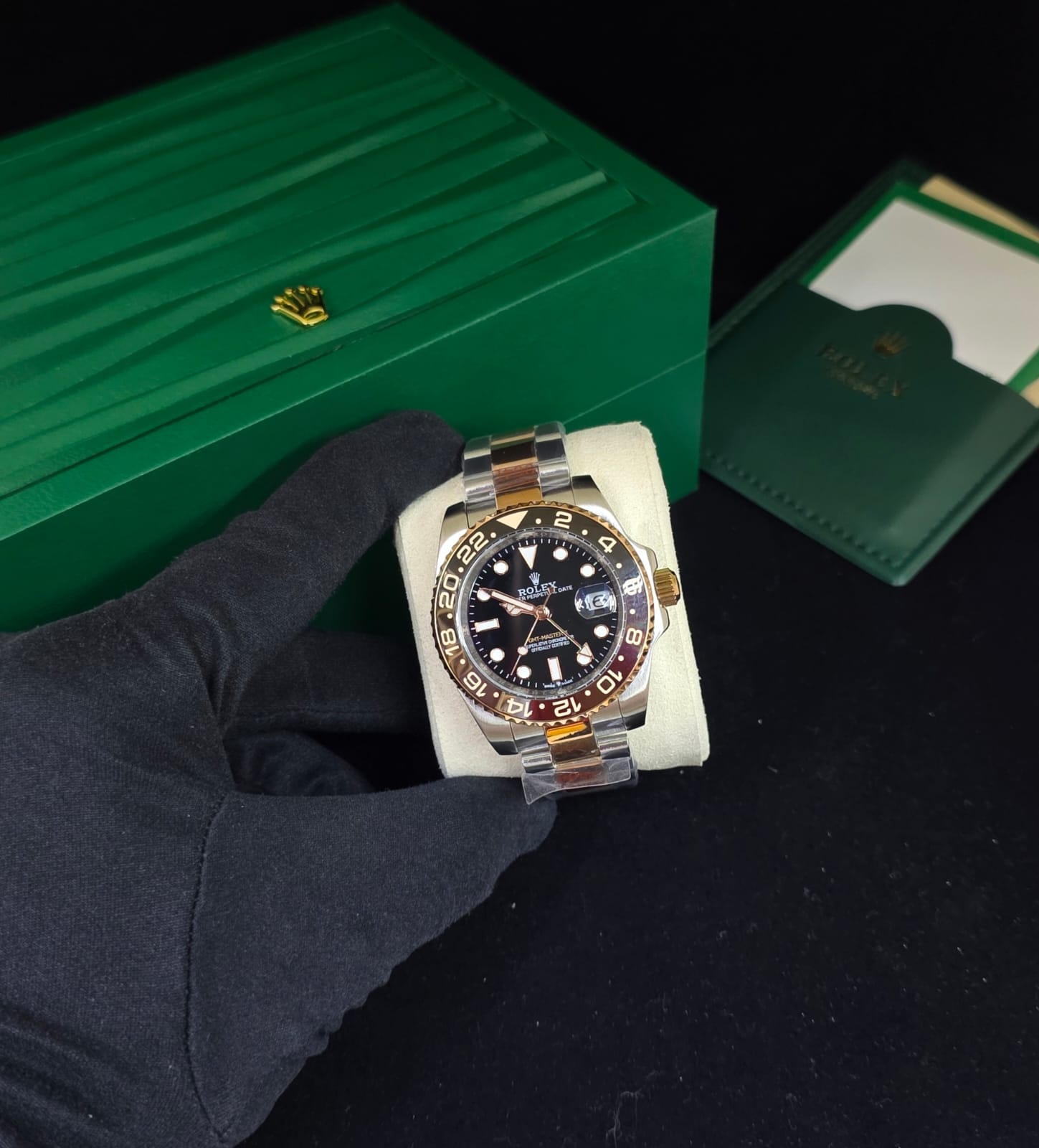 Rolex Watch GMT-Master II Black Dial Gold Bezel Bag – product view