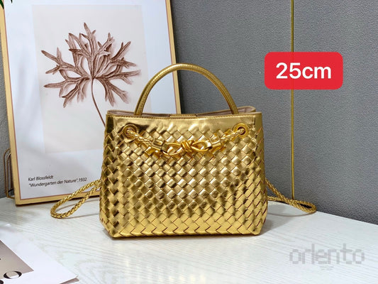 Bottega Veneta Bag Andiamo Metallic Gold – product view