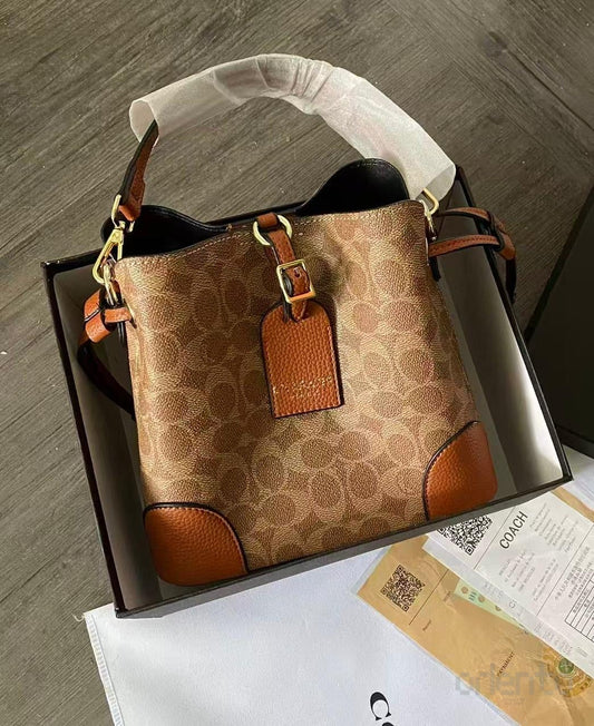 Coach Bag Bleecker Bucket Signature Canvas – product view