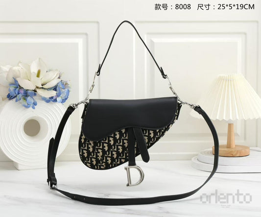 Dior Saddle Bag – product view