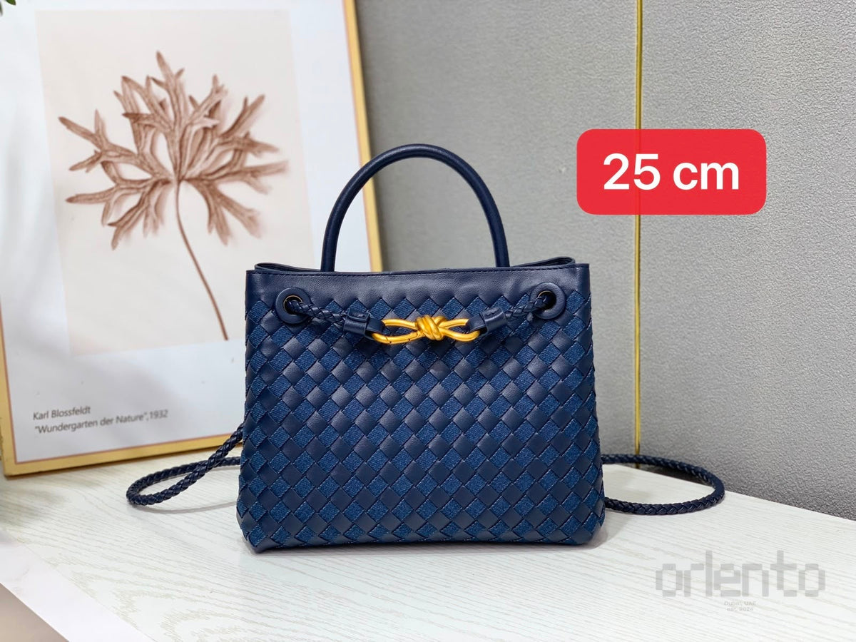 Bottega Veneta Bag Small Andiamo Bag Blue – product view