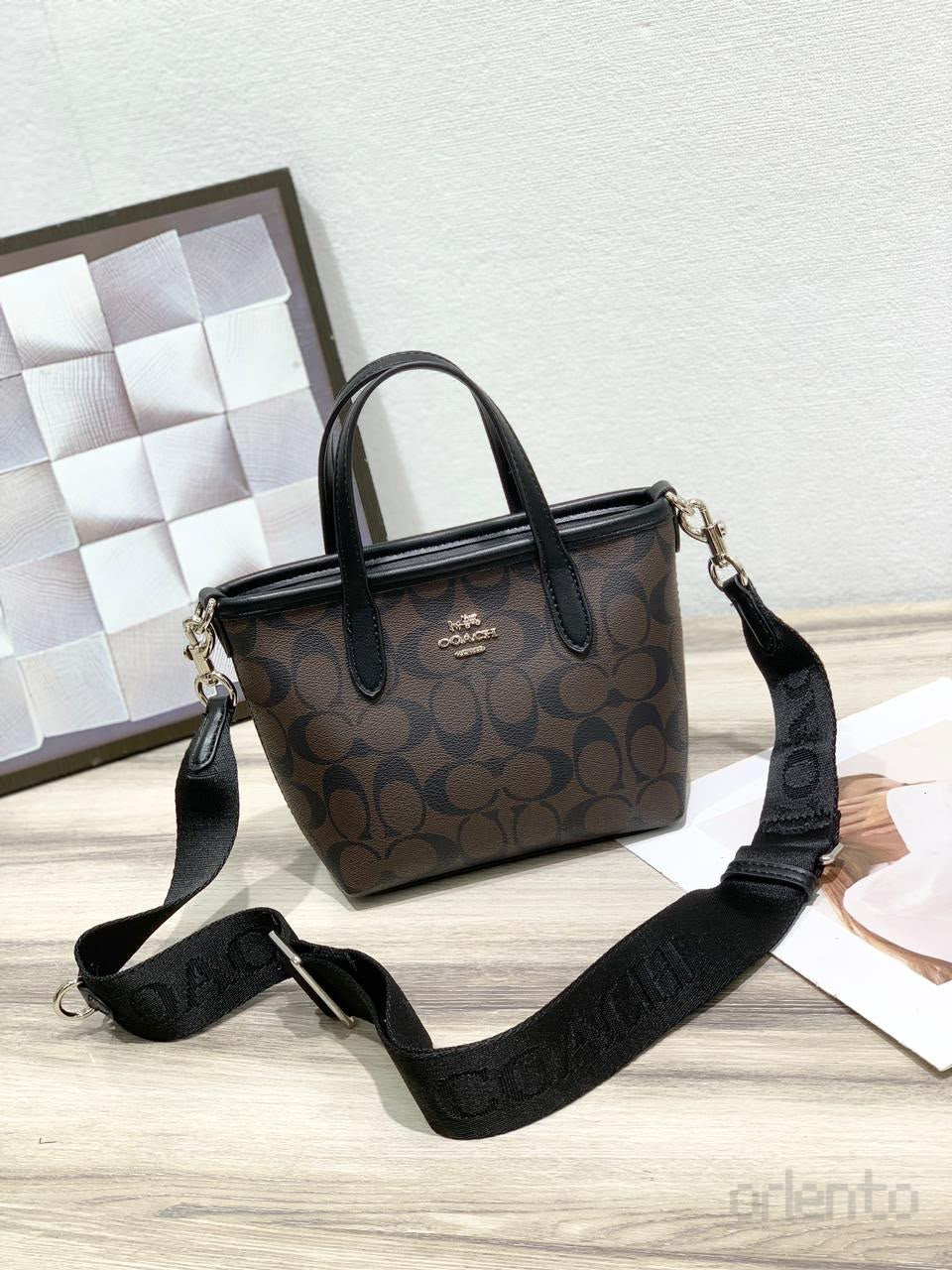 Coach Bag City Mini Tote in Signature Canvas Black – product view